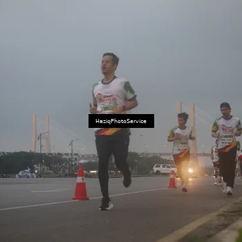 Runner Photo 7722515
