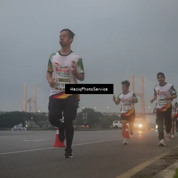 Runner Photo 7722516