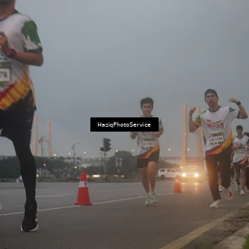 Runner Photo 7722525