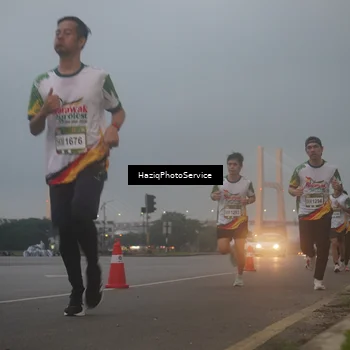 Runner Photo 7722531