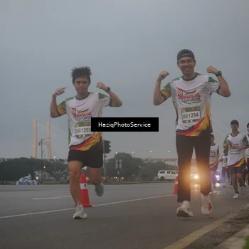 Runner Photo 7722533