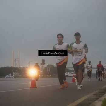 Runner Photo 7722593