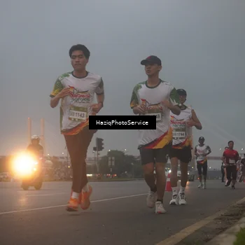 Runner Photo 7722594