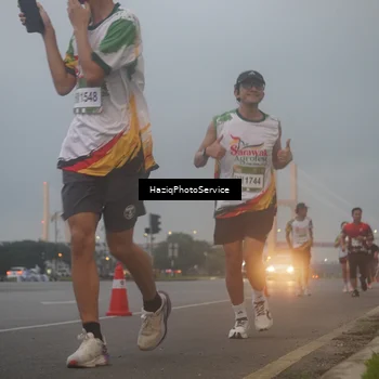 Runner Photo 7722633