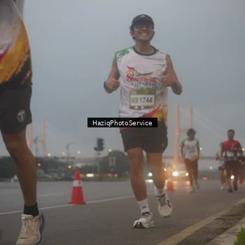 Runner Photo 7722637