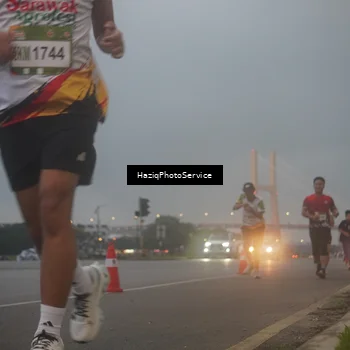 Runner Photo 7722669