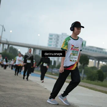 Runner Photo 7722679