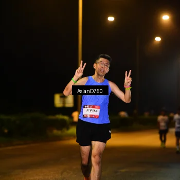 Runner Photo 7722684