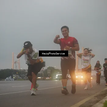 Runner Photo 7722753