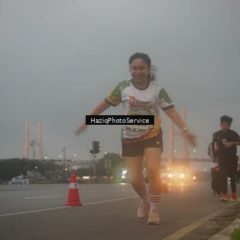Runner Photo 7722814