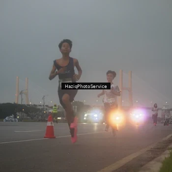 Runner Photo 7722968