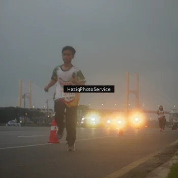Runner Photo 7723009