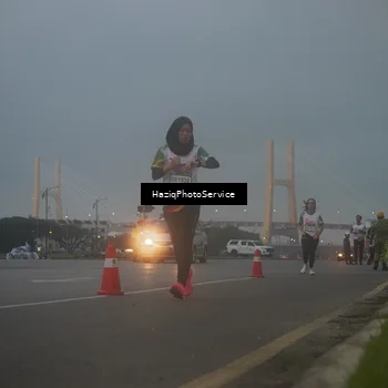 Runner Photo 7723023