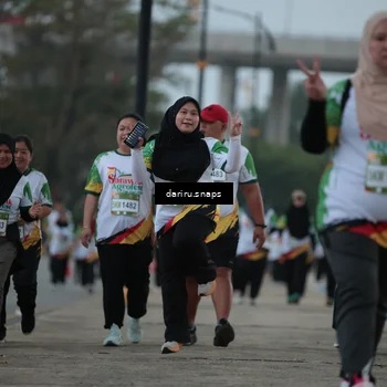 Runner Photo 7723037
