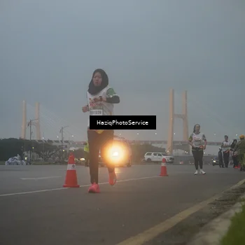Runner Photo 7723045