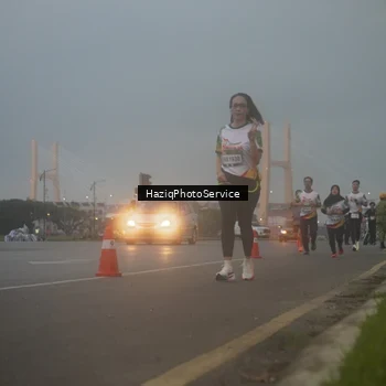 Runner Photo 7723046