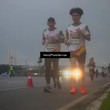Runner Photo 7723057