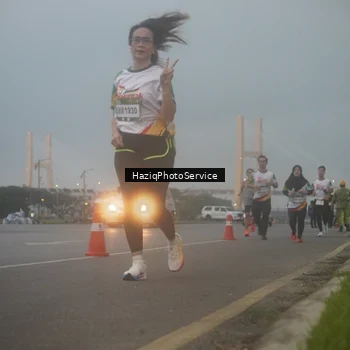 Runner Photo 7723098