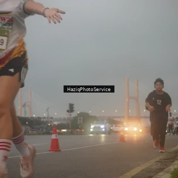 Runner Photo 7723099