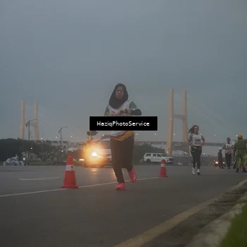 Runner Photo 7723137