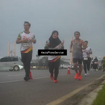 Runner Photo 7723140