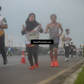 Runner Photo 7723177