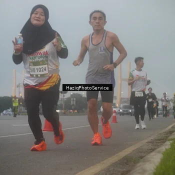 Runner Photo 7723189