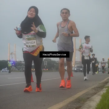 Runner Photo 7723191
