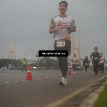 Runner Photo 7723218