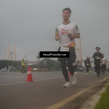 Runner Photo 7723219