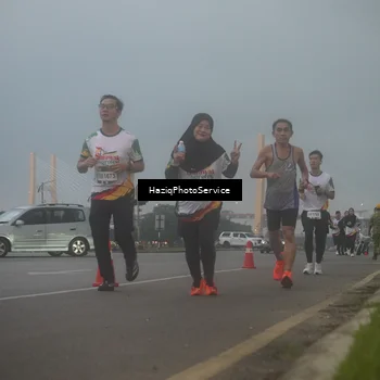Runner Photo 7723264