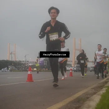 Runner Photo 7723291