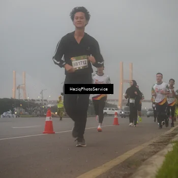 Runner Photo 7723301