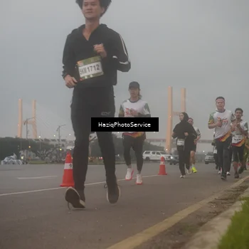 Runner Photo 7723311