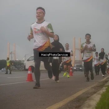 Runner Photo 7723345