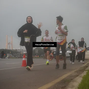 Runner Photo 7723373