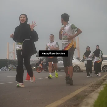 Runner Photo 7723378