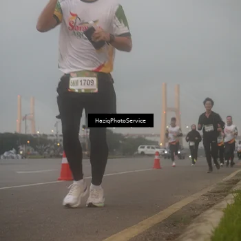 Runner Photo 7723388