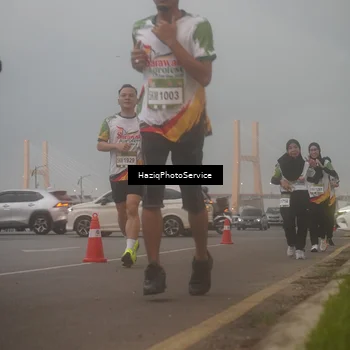 Runner Photo 7723396