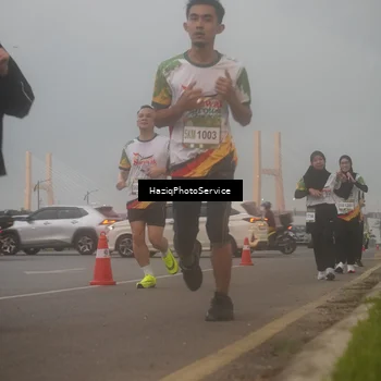 Runner Photo 7723404