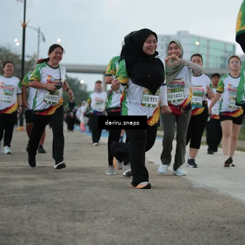Runner Photo 7723415