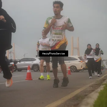 Runner Photo 7723448