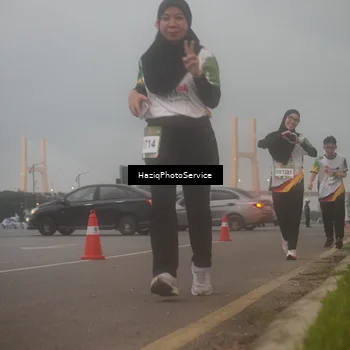 Runner Photo 7723463