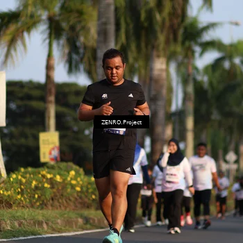 Runner Photo 7723492