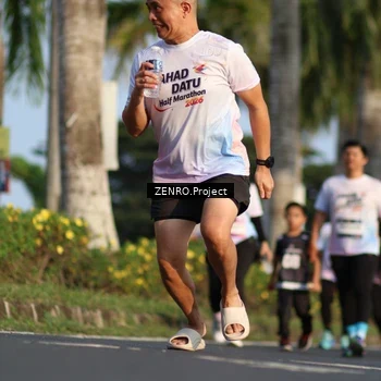 Runner Photo 7723514