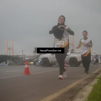Runner Photo 7723516