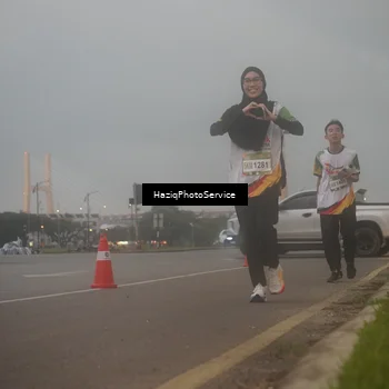 Runner Photo 7723517