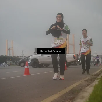 Runner Photo 7723518