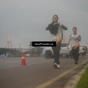 Runner Photo 7723520