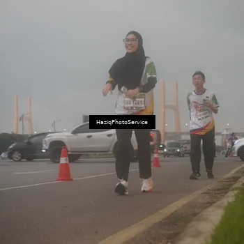 Runner Photo 7723565
